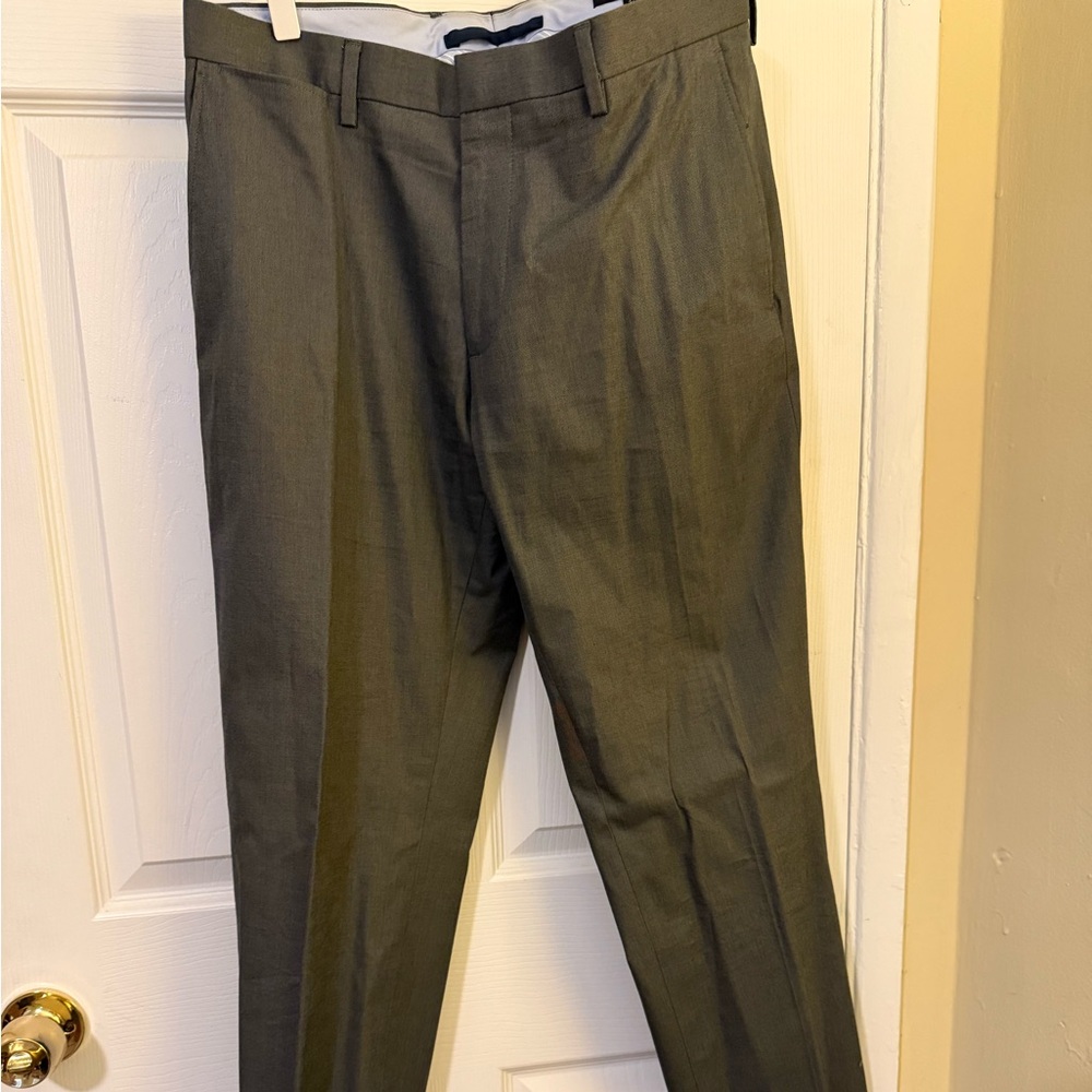 Banana Republic Men's Dress Pants in Gray, Classic Fit 31/32